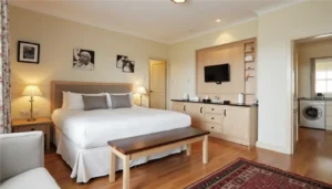 Hotels With Kitchen